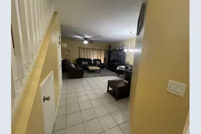 904 NW 100th Ave, Pembroke Pines, FL 33024 - Photo 13