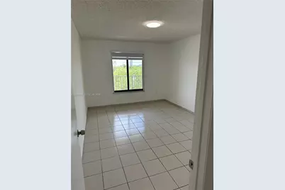 2046 W Flagler St #409, Miami, FL 33135 - Photo 9