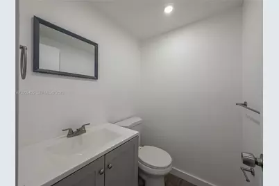 17570 Atlantic Blvd #210, Sunny Isles Beach, FL 33160 - Photo 21