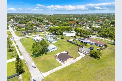 378 SW 6th St, Florida City, FL 33034 - Photo 11