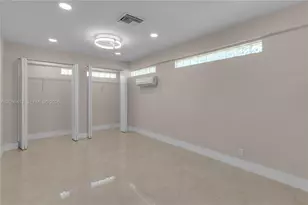 378 SW 6th St, Florida City, FL 33034 - Photo 5