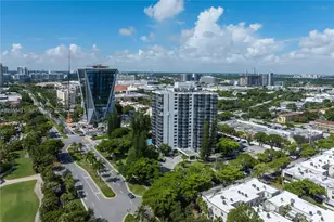 20100 W Country Club Dr, Aventura, FL 33180 - Photo 25