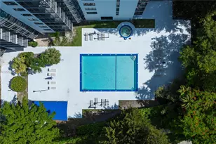 20100 W Country Club Dr, Aventura, FL 33180 - Photo 27