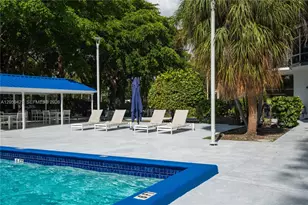 20100 W Country Club Dr, Aventura, FL 33180 - Photo 31