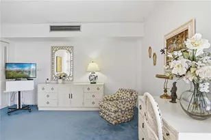 20100 W Country Club Dr, Aventura, FL 33180 - Photo 15