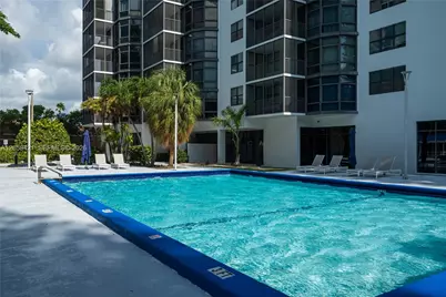 20100 W Country Club Dr #1206, Aventura, FL 33180 - Photo 31