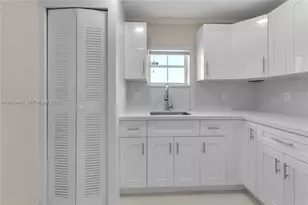 378 SW 6th St, Florida City, FL 33034 - Photo 35