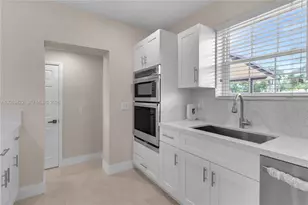 378 SW 6th St, Florida City, FL 33034 - Photo 13