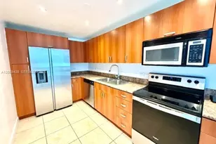 7501 E Treasure Dr, North Bay Village, FL 33141 - Photo 5
