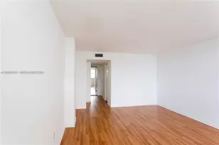 1420 Brickell Bay Dr, Miami, FL 33131 - Photo 15