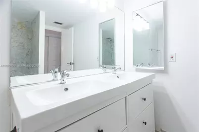 1420 Brickell Bay Dr #1604B, Miami, FL 33131 - Photo 11