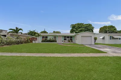 420 SW 71st Way, Pembroke Pines, FL 33023 - Photo 1