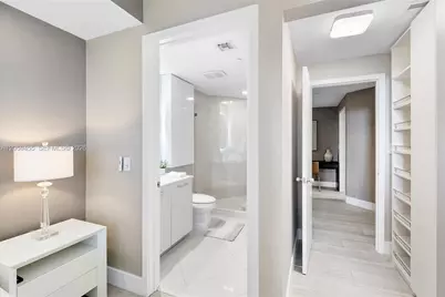 45 SW 9th St #1401, Miami, FL 33130 - Photo 31