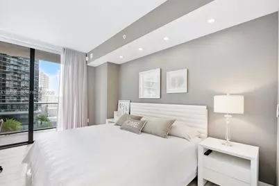 45 SW 9th St #1401, Miami, FL 33130 - Photo 27