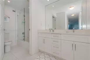 3800 S Ocean Dr, Hollywood, FL 33019 - Photo 27