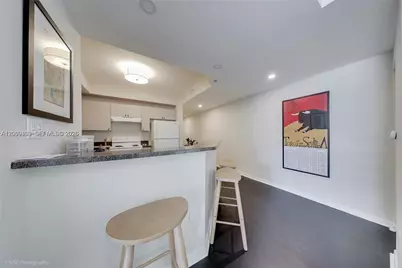 115 SW 11th St #505, Miami, FL 33130 - Photo 3