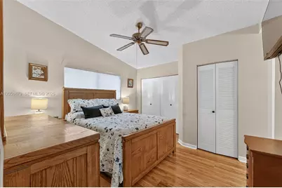 7508 SW 6th Ct, North Lauderdale, FL 33068 - Photo 15