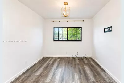 2401 NW 52nd St, Tamarac, FL 33309 - Photo 11