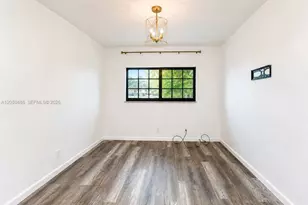 2401 NW 52nd St, Tamarac, FL 33309 - Photo 11