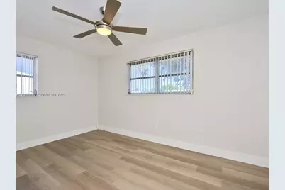 8691 NW 16th St, Pembroke Pines, FL 33024 - Photo 9