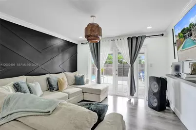 620 SW 100th Ave, Pembroke Pines, FL 33025 - Photo 25