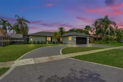 620 SW 100th Ave, Pembroke Pines, FL 33025 - Photo 5