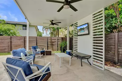 620 SW 100th Ave, Pembroke Pines, FL 33025 - Photo 55