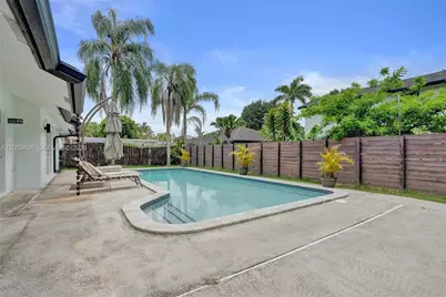620 SW 100th Ave, Pembroke Pines, FL 33025 - Photo 59