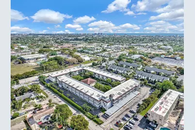 400 SE 10th Street #303, Deerfield Beach, FL 33411 - Photo 27