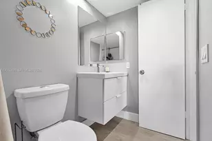 400 SE 10th St, Deerfield Beach, FL 33441 - Photo 9