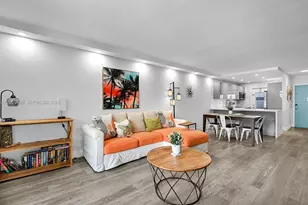 400 SE 10th St, Deerfield Beach, FL 33441 - Photo 5