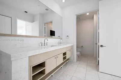 900 Brickell Key Blvd #2405, Miami, FL 33131 - Photo 17