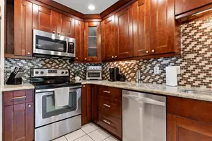 8707 Bardmoor Pl, Seminole, FL 33777 - Photo 13