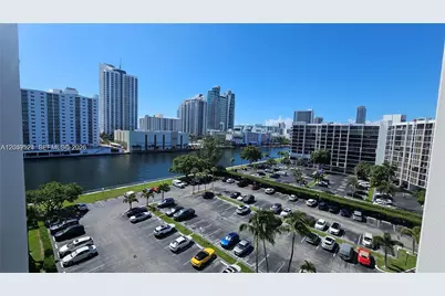 800 Parkview Dr #716, Hallandale Beach, FL 33009 - Photo 5