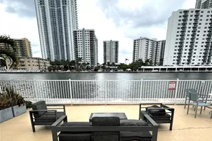 800 Parkview Dr, Hallandale Beach, FL 33009 - Photo 27