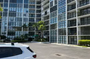 800 Parkview Dr, Hallandale Beach, FL 33009 - Photo 3