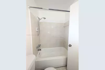 6850 W 14th Ct #A24, Hialeah, FL 33014 - Photo 9