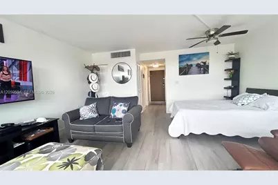 2899 Collins Ave #450, Miami Beach, FL 33140 - Photo 9