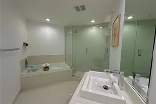 45 SW 9th St, Miami, FL 33130 - Photo 9