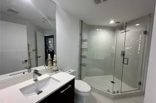 45 SW 9th St, Miami, FL 33130 - Photo 13