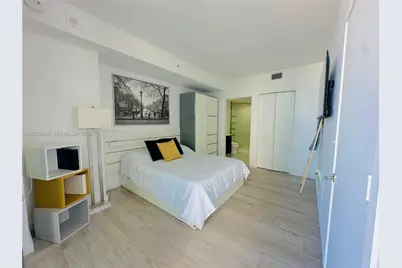 45 SW 9th St #2501, Miami, FL 33130 - Photo 11