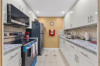 13350 SW 1st St #103P, Pembroke Pines, FL 33027 - Photo 7