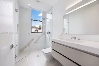 5630 Pine Tree Dr, Miami Beach, FL 33140 - Photo 25