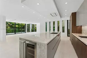 5630 Pine Tree Dr, Miami Beach, FL 33140 - Photo 15