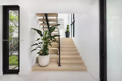 5630 Pine Tree Dr, Miami Beach, FL 33140 - Photo 13