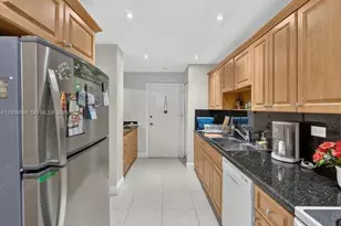 7135 Collins Ave, Miami Beach, FL 33141 - Photo 31