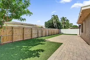 8204 SW 12th St, North Lauderdale, FL 33068 - Photo 23