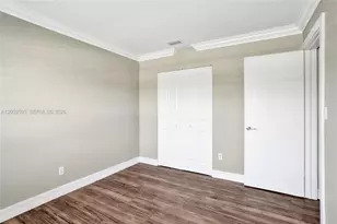 8204 SW 12th St, North Lauderdale, FL 33068 - Photo 9
