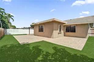8204 SW 12th St, North Lauderdale, FL 33068 - Photo 25