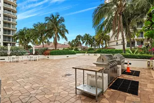 19900 E Country Club Dr, Aventura, FL 33180 - Photo 11